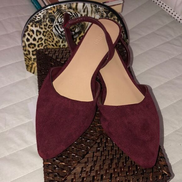 F21 7 Burgundy Faux Suede Pointy Toe Sling Back Flats - Picture 1 of 10